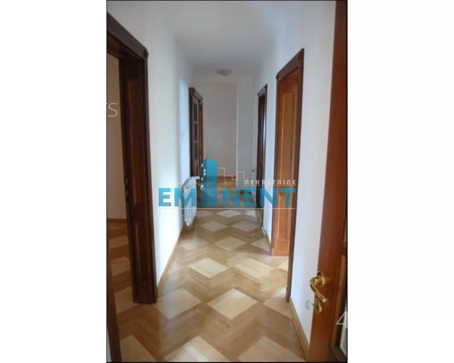 Sedmosoban stan | 4zida