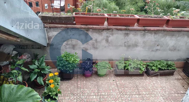 Petosoban stan | 4zida