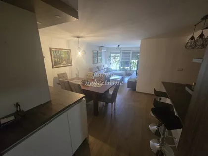 Vašarište | 4zida.rs