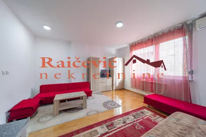 Madridska | 4zida.rs