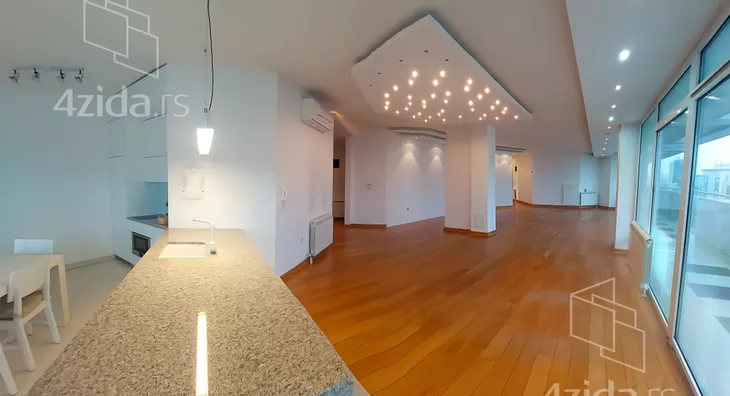 Petosoban stan | 4zida