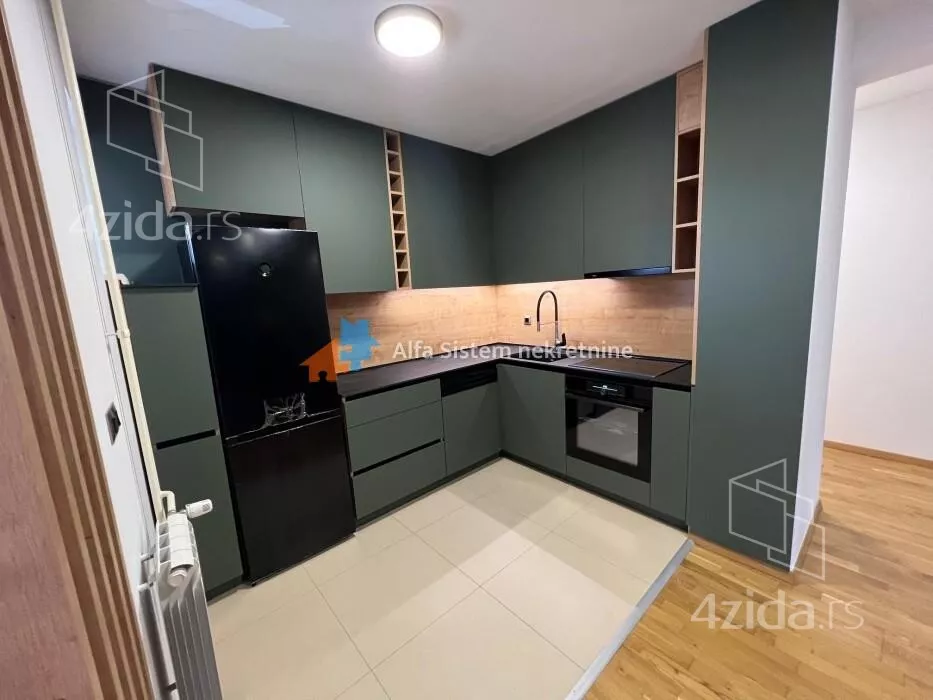 Četvoroiposoban stan | 4zida