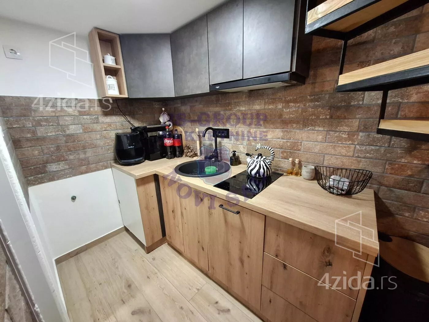 Jednoiposoban stan | 4zida