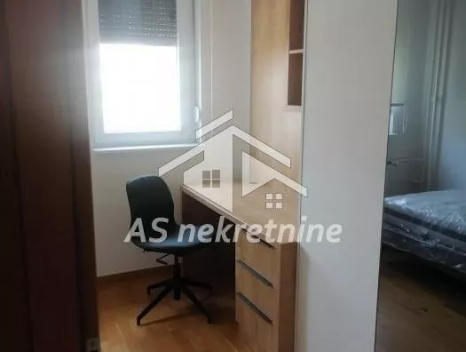 Četvoroiposoban stan | 4zida