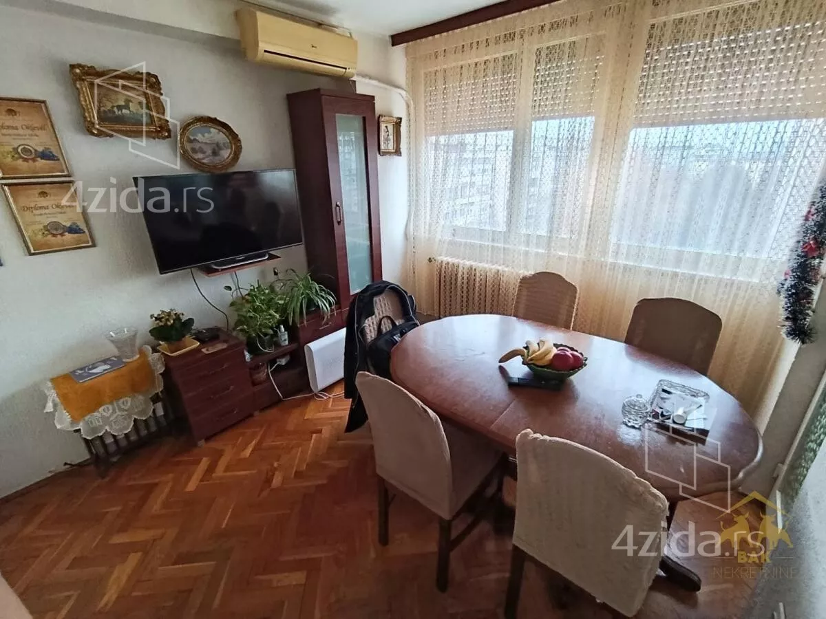 Troiposoban stan | 4zida