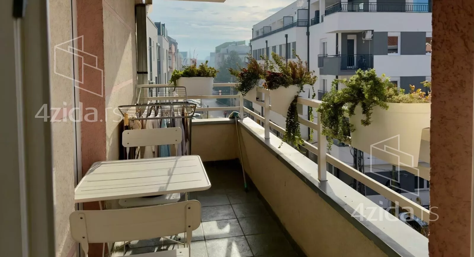 Troiposoban stan | 4zida