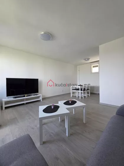 Karađorđev Trg | 4zida.rs