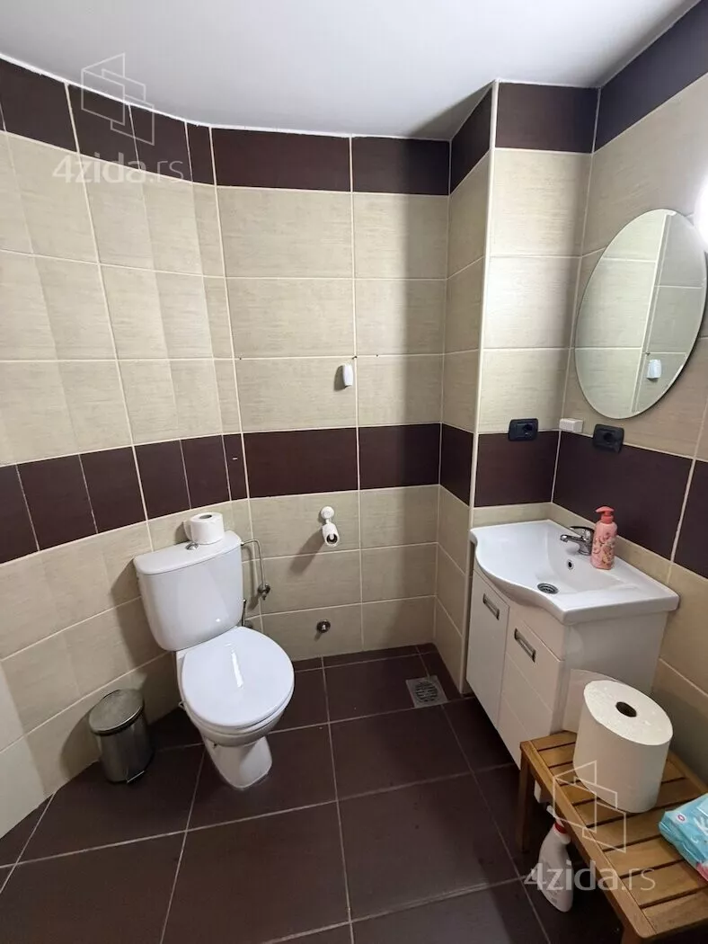 Troiposoban stan | 4zida