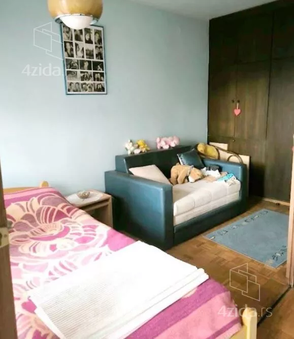 Petosoban stan | 4zida