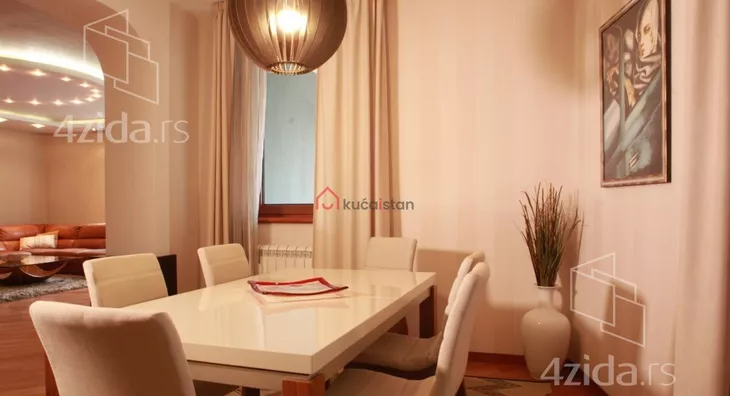 Petosoban stan | 4zida