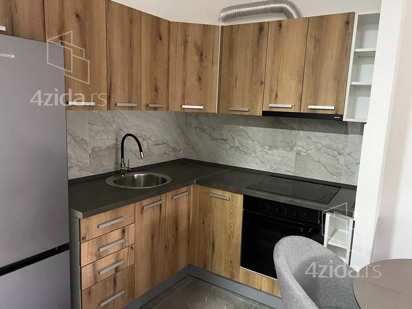 Jednoiposoban stan | 4zida