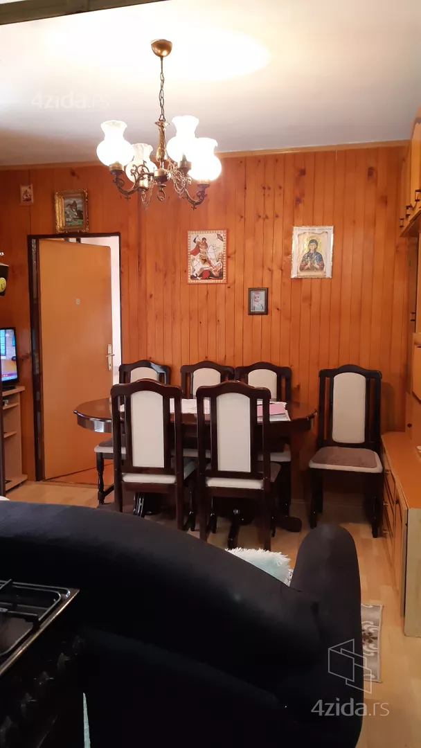 Troiposoban stan | 4zida