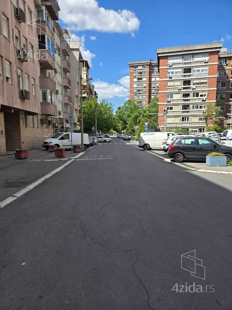 Garaža | 4zida