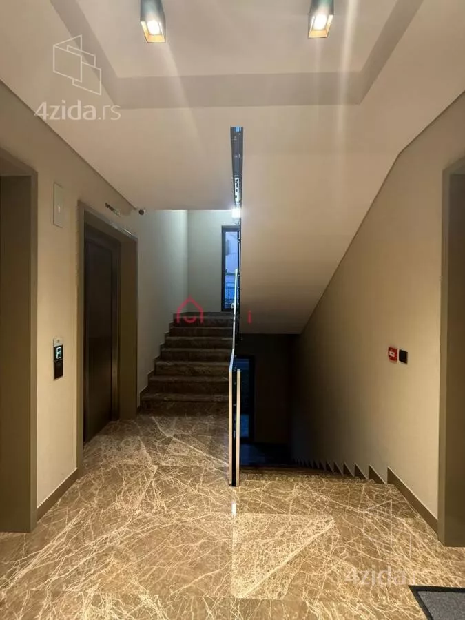 Petosoban stan | 4zida