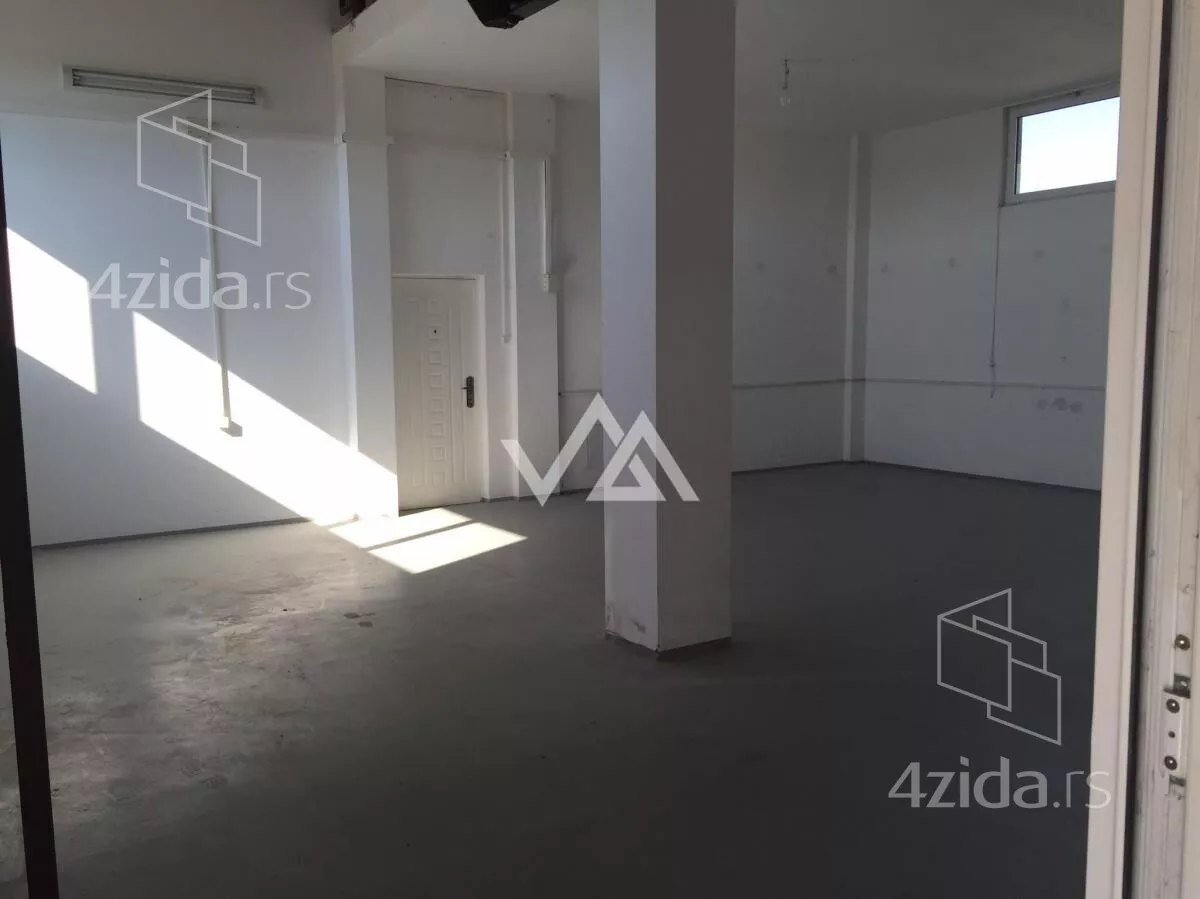 Poslovna zgrada | 4zida