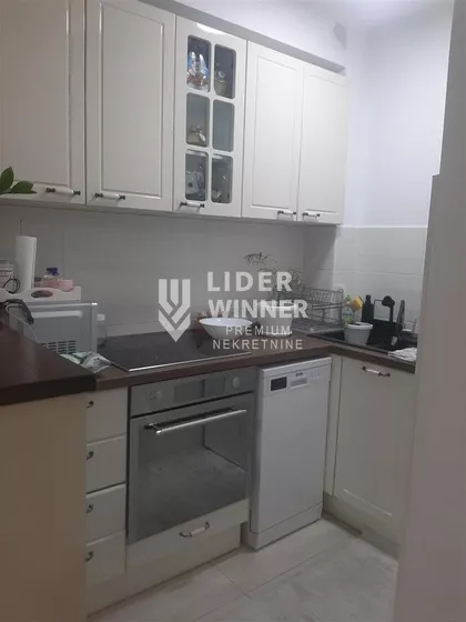 Ugrinovački put | 4zida.rs