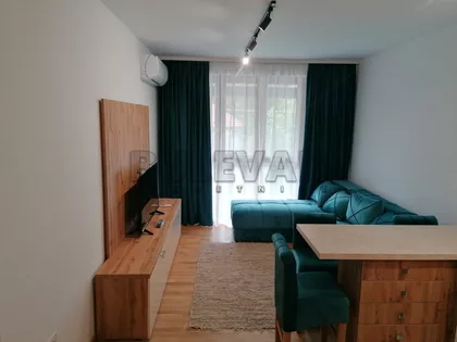 Sestre Baković | 4zida.rs