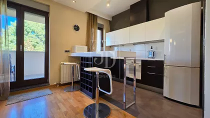 Crveni Krst Vračar | 4zida.rs