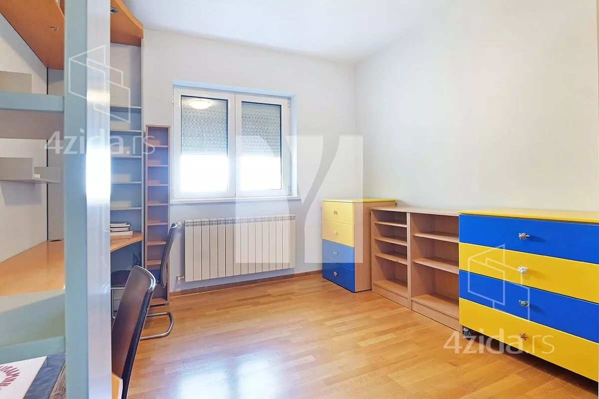 Petosoban stan | 4zida