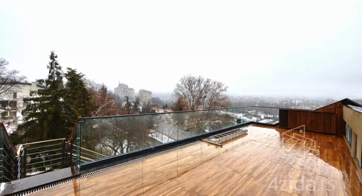 Poslovna zgrada | 4zida