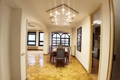 Golsvordijeva bb | 4zida.rs