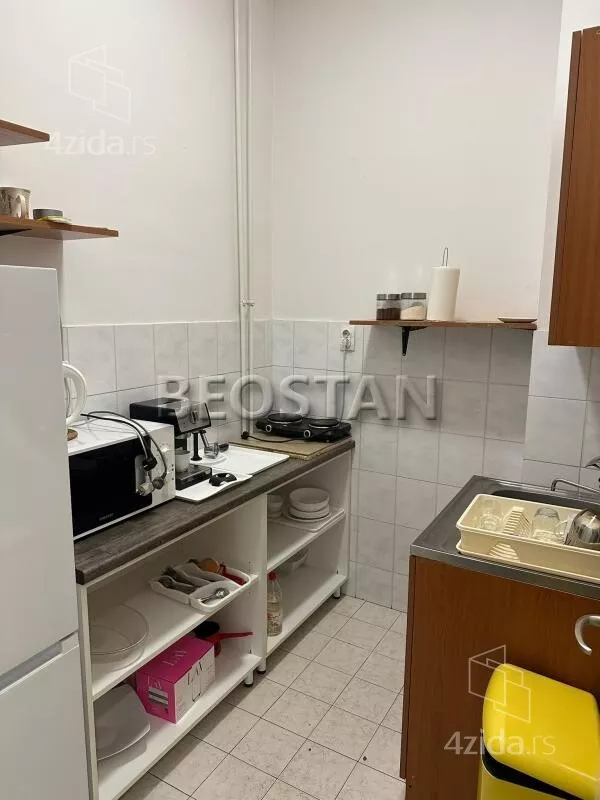 Šestosoban stan | 4zida