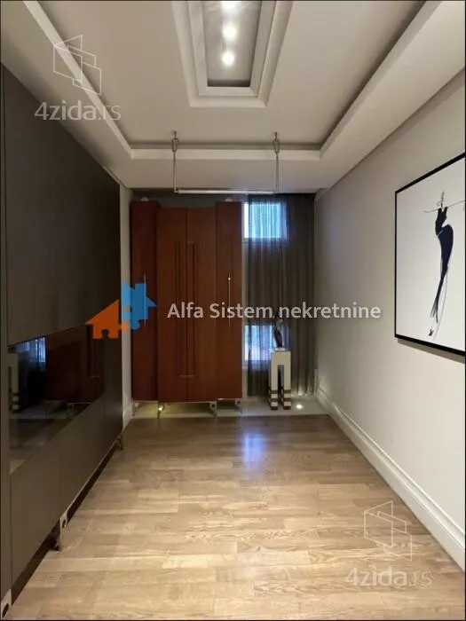 Četvoroiposoban stan | 4zida