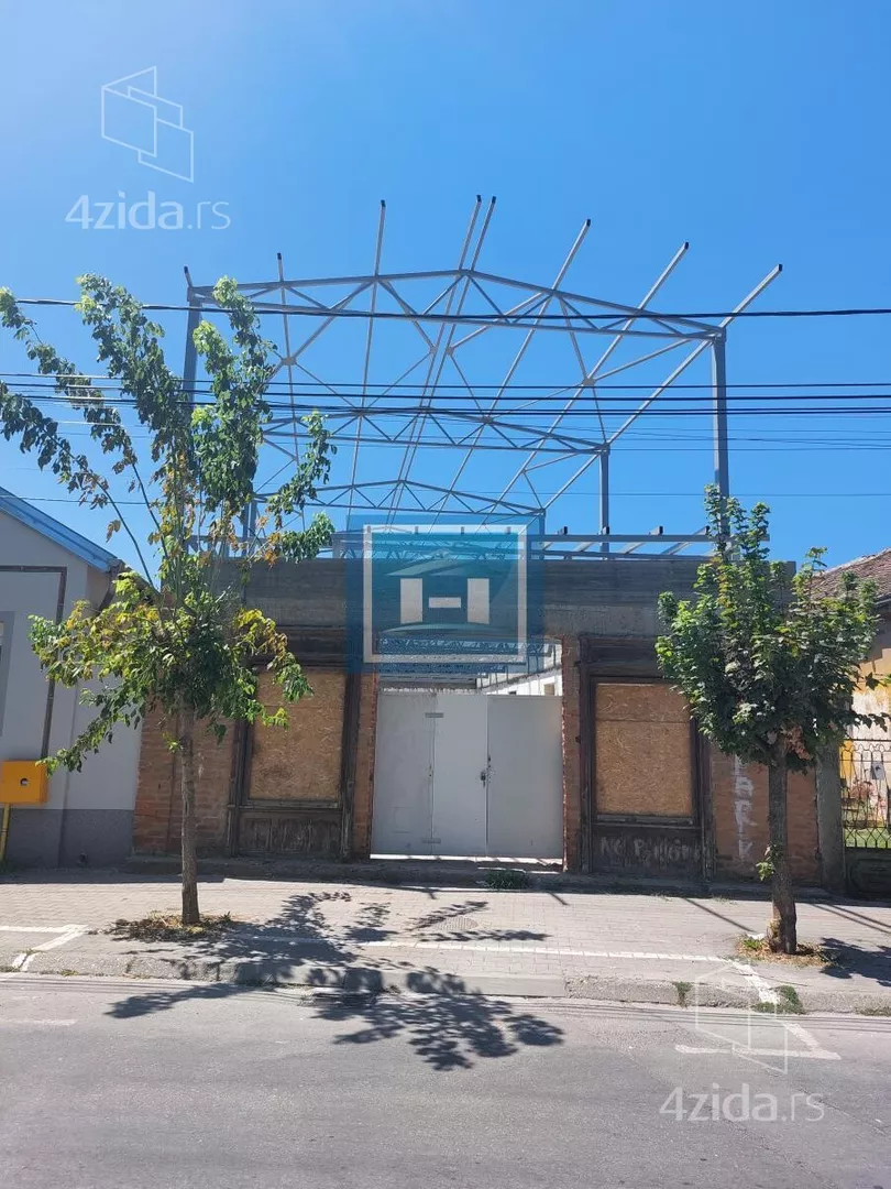 Poslovna zgrada | 4zida