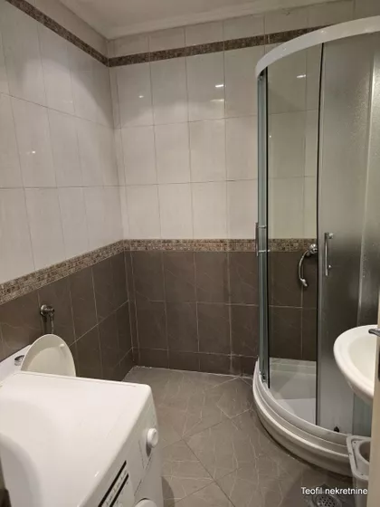 Gvozdićeva | 4zida.rs