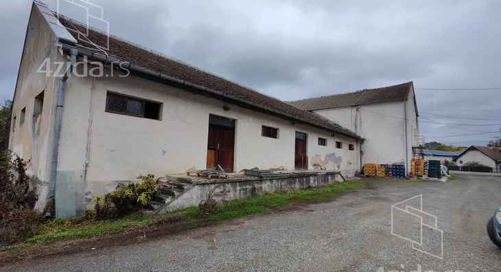 Poslovna zgrada | 4zida