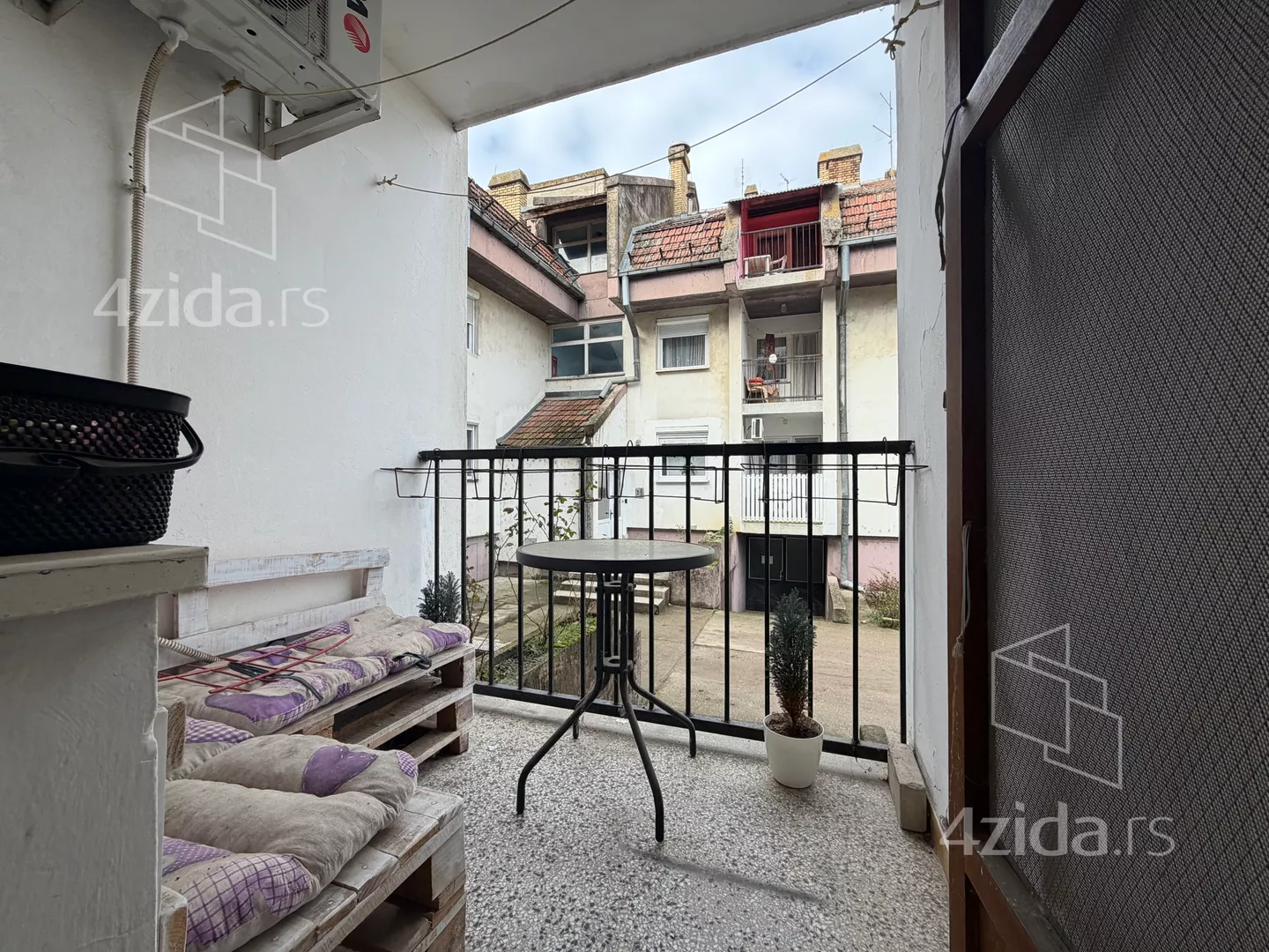 Dvoiposoban stan | 4zida