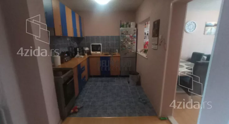 Šestosoban stan | 4zida