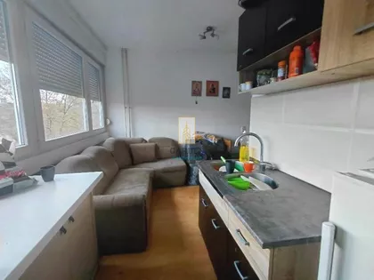 Ustanička | 4zida.rs