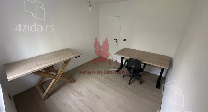 Četvoroiposoban stan | 4zida