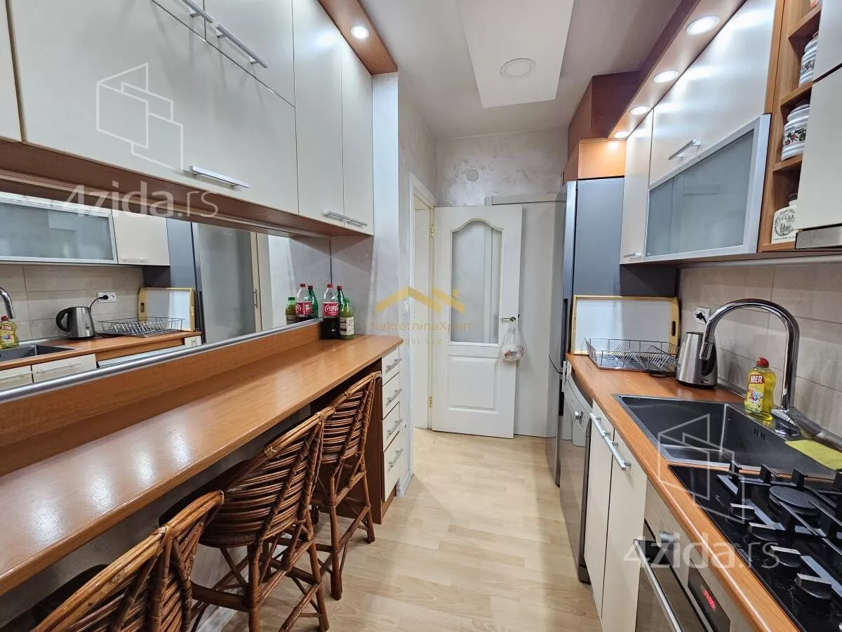 Troiposoban stan | 4zida