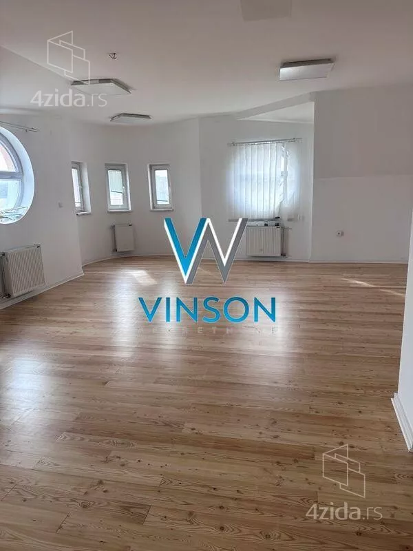 Četvoroiposoban stan | 4zida