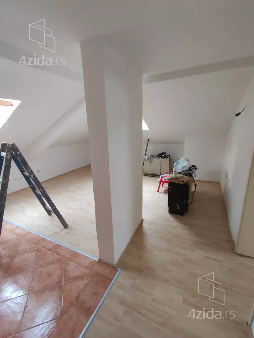 3-etažna kuća | 4zida