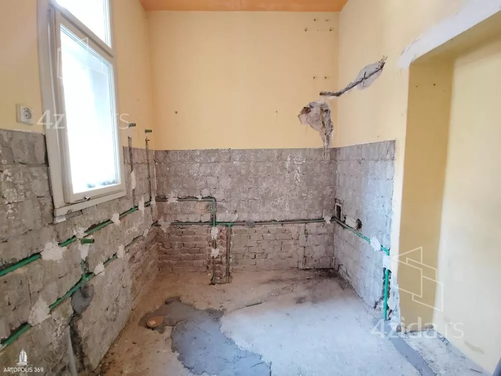 Šestosoban stan | 4zida