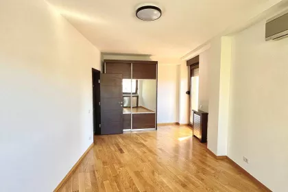 Nebojšina bb | 4zida.rs