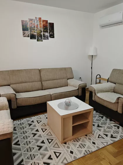 Cetinjska 1A | 4zida.rs