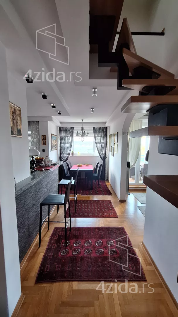 Četvoroiposoban stan | 4zida