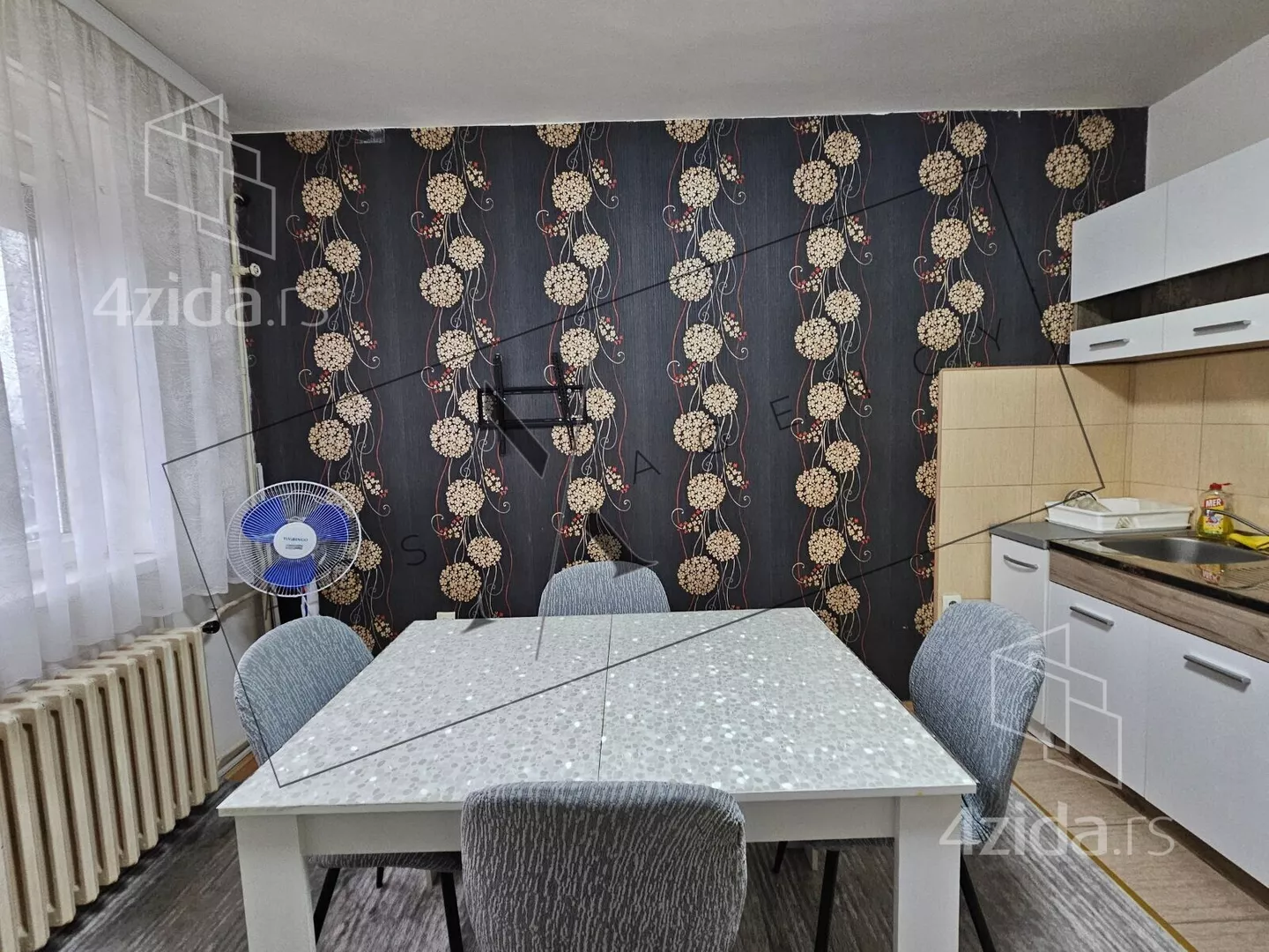 Jednoiposoban stan | 4zida