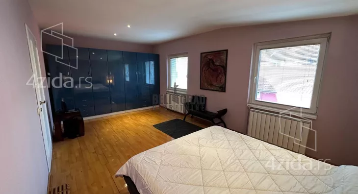 Sedmosoban stan | 4zida