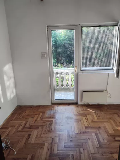 Ivana Milutinovića | 4zida.rs