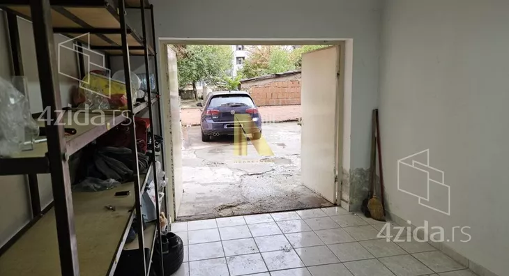 Garaža | 4zida