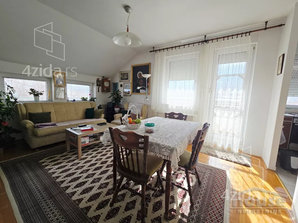 Troiposoban stan | 4zida