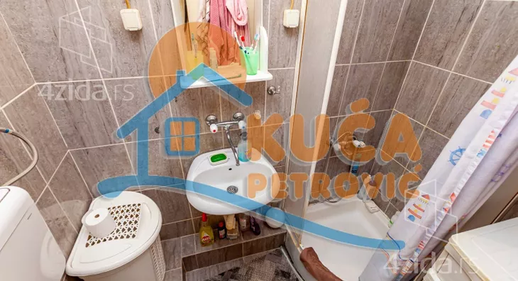 Troiposoban stan | 4zida