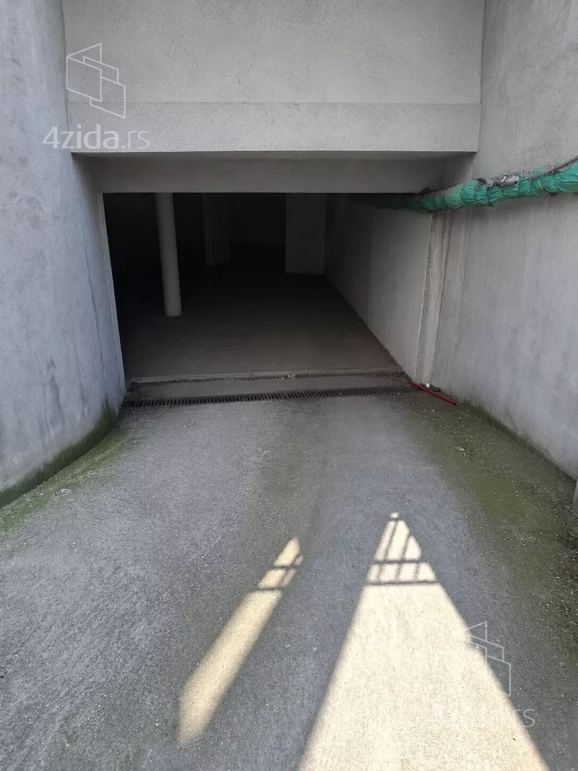 Garaža | 4zida