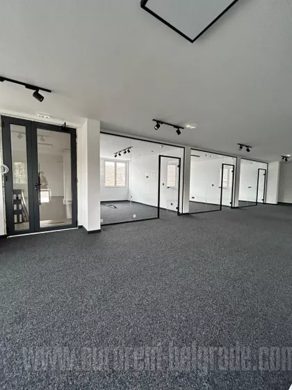 HALA PIONIR | 4zida.rs