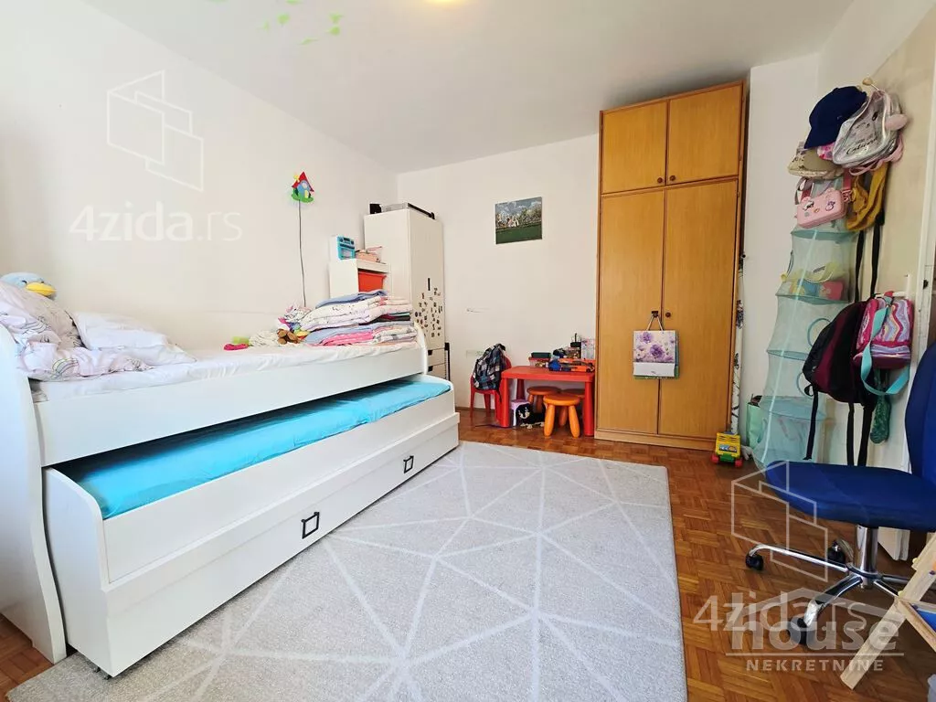 Troiposoban stan | 4zida